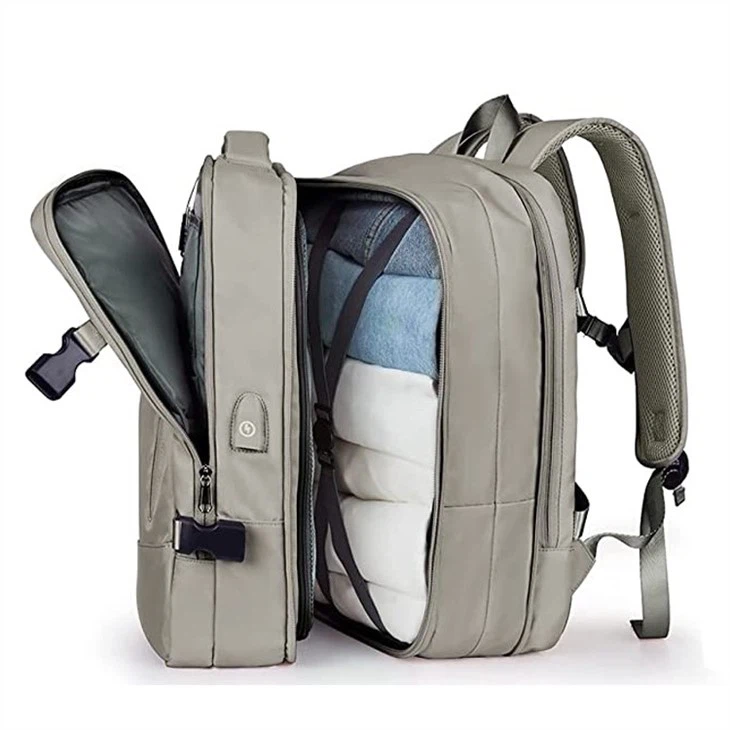 best laptop briefcase for travel-pockets
